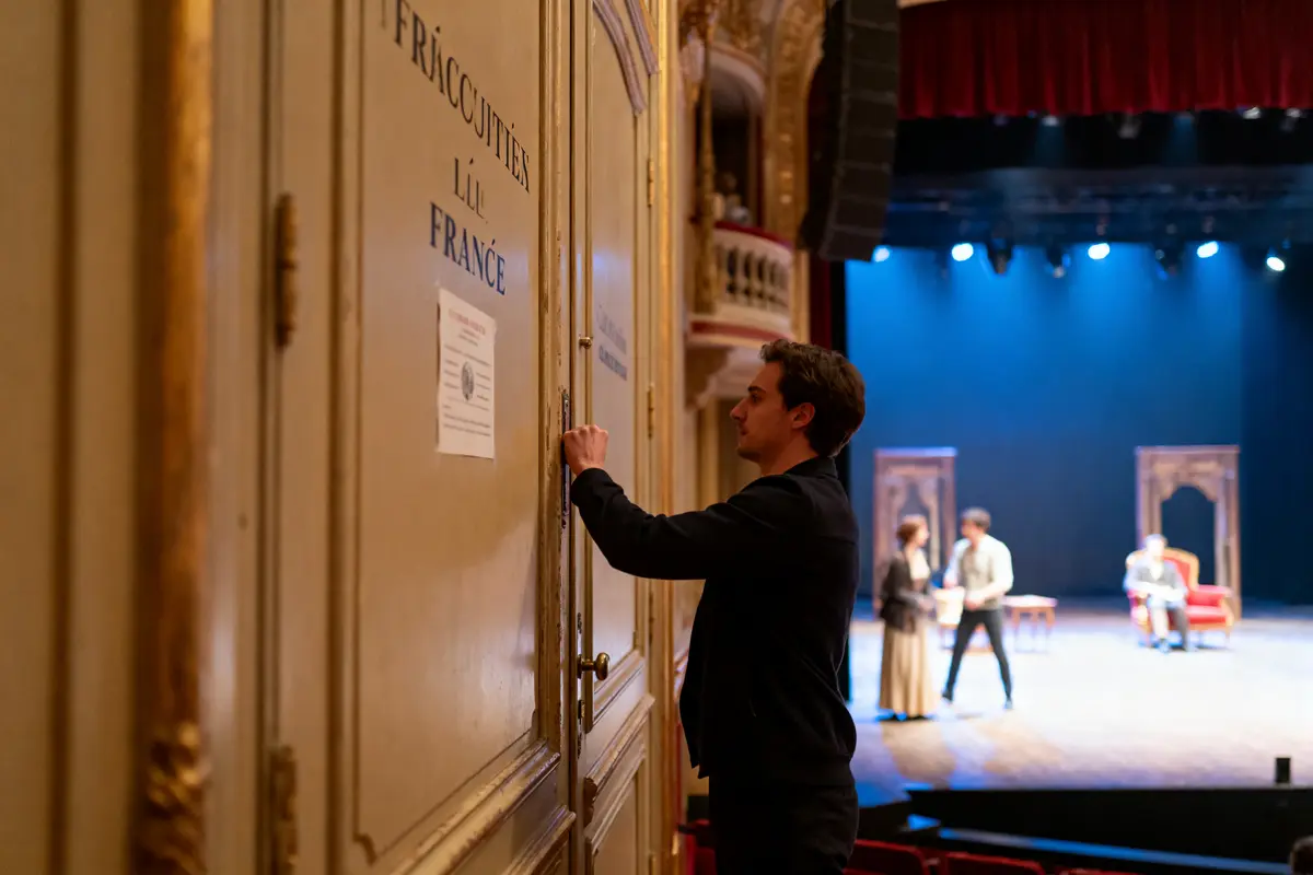 Knock au Théâtre : Découvrez le Triomphe de la Médecine !