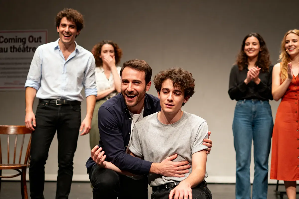 Coming out au théâtre : les pièces drôles et délicates à voir