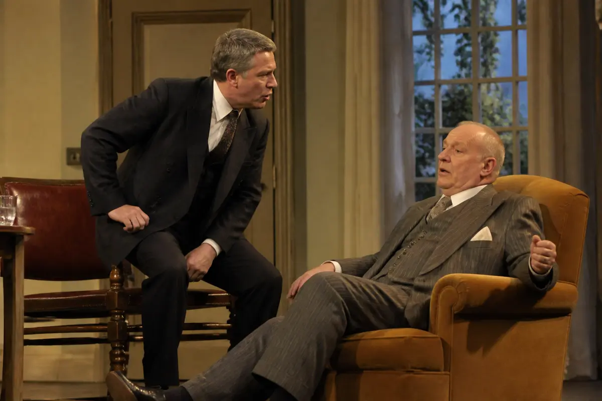 Oscar en pièce de théâtre : Histoire, acteurs et lieux clés